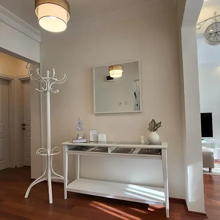 Flat With Bosphorus View In Rumelihisari Apartment *